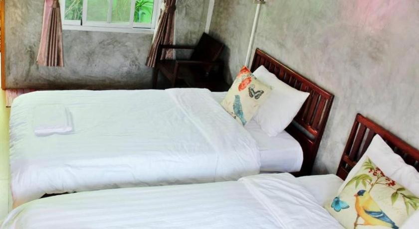 Rommai Rimnaam Resort Ranong Exterior foto